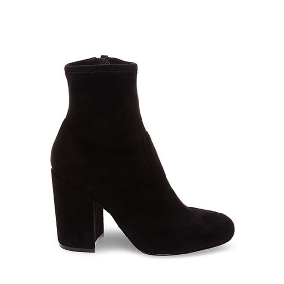Steve Madden Shoes - BNIB Steve Madden Gaze Bootie